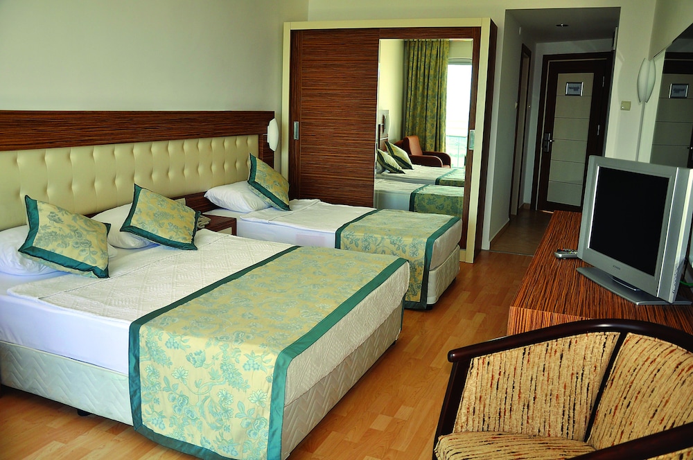 Blue Diamond Alya Hotel - All Inclusive — Hotel rooms in Alanya