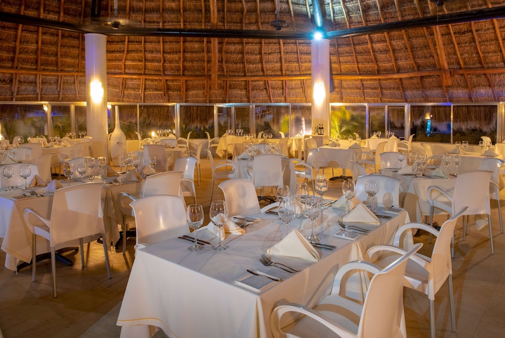 Viva Maya by Wyndham, A Trademark Resort — Restaurant & bars in Playa del Carmen, Quintana Roo