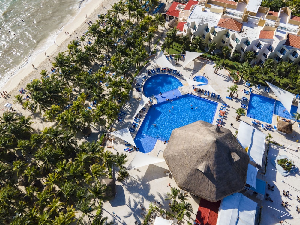 Viva Maya by Wyndham, A Trademark Resort — Swimming pool in Playa del Carmen, Quintana Roo