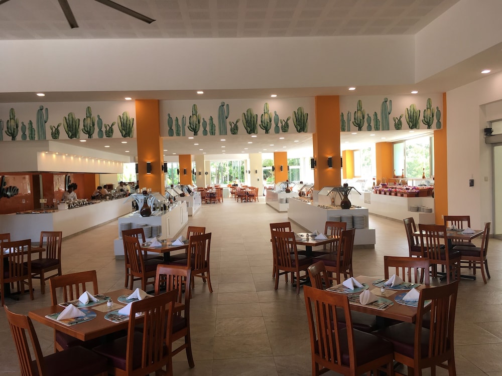 Viva Maya by Wyndham, A Trademark Resort — Restaurant & bars in Playa del Carmen, Quintana Roo