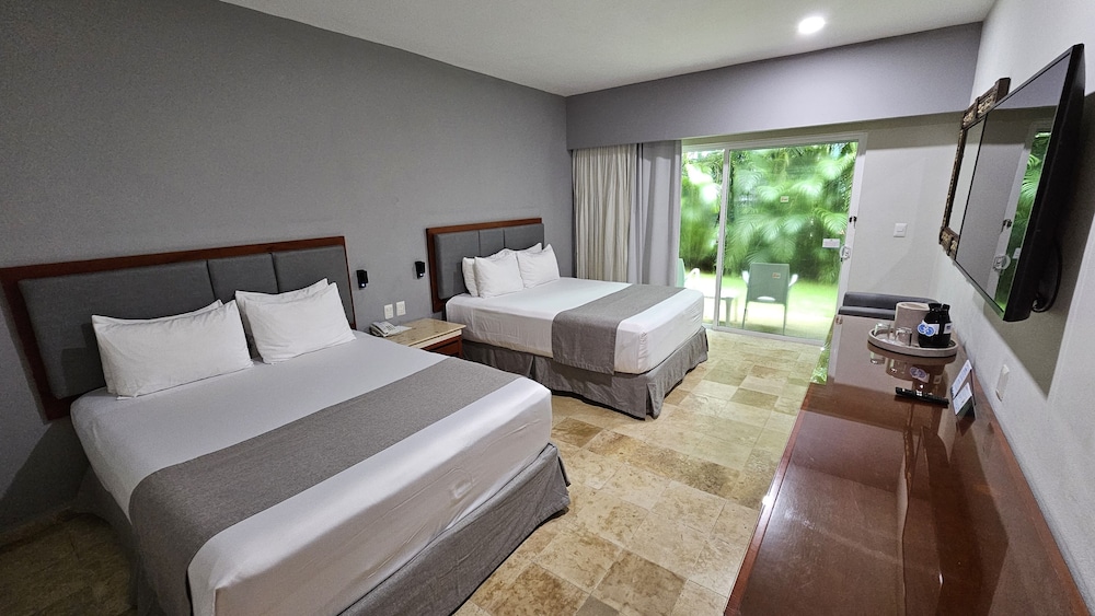 Viva Maya by Wyndham, A Trademark Resort — Hotel rooms in Playa del Carmen, Quintana Roo