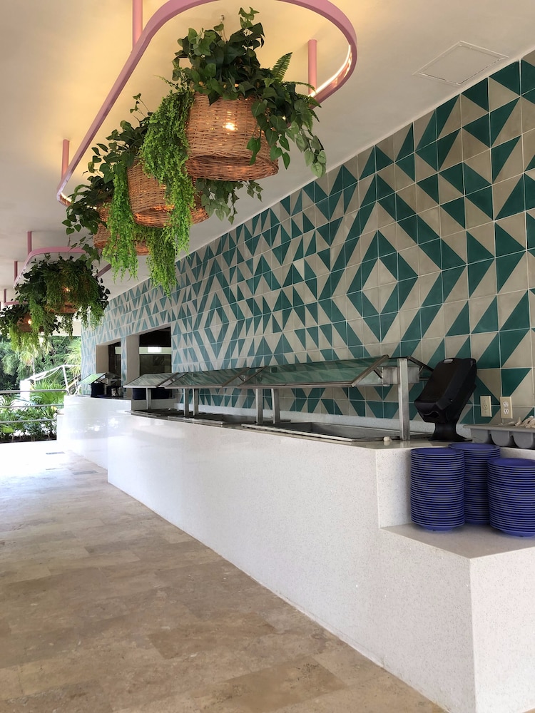 Viva Maya by Wyndham, A Trademark Resort — Restaurant & bars in Playa del Carmen, Quintana Roo