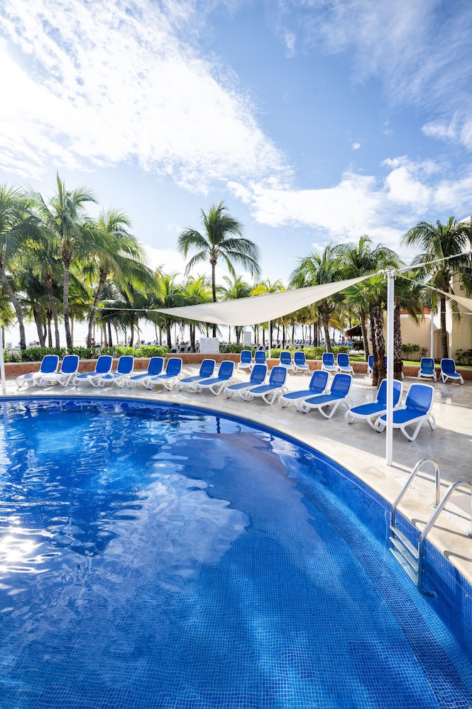 Viva Maya by Wyndham, A Trademark Resort — Swimming pool in Playa del Carmen, Quintana Roo