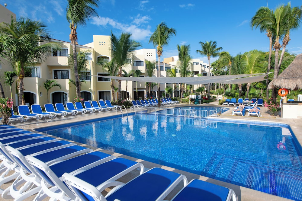 Viva Maya by Wyndham, A Trademark Resort — Swimming pool in Playa del Carmen, Quintana Roo