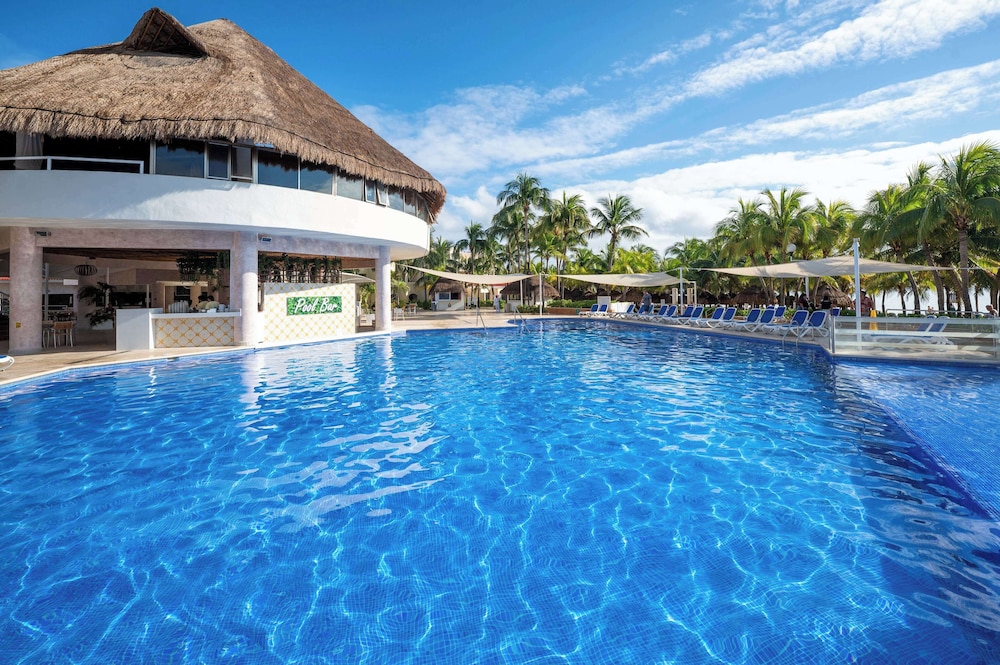 Viva Maya by Wyndham, A Trademark Resort — Swimming pool in Playa del Carmen, Quintana Roo
