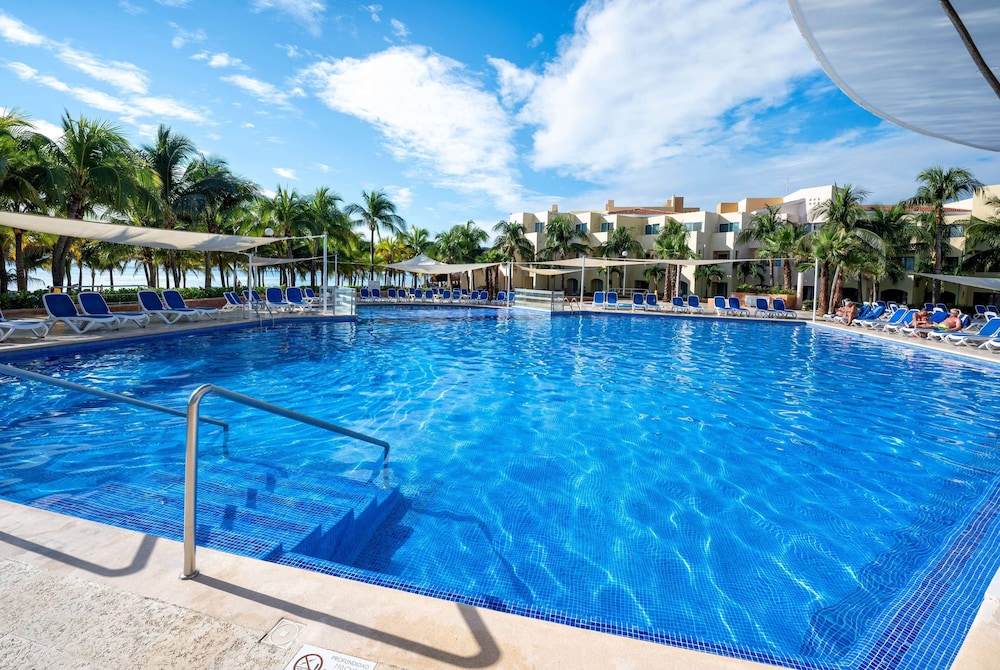 Viva Maya by Wyndham, A Trademark Resort — Swimming pool in Playa del Carmen, Quintana Roo