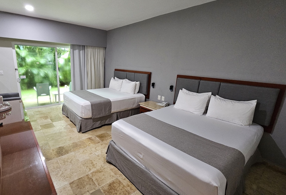 Viva Maya by Wyndham, A Trademark Resort — Hotel rooms in Playa del Carmen, Quintana Roo