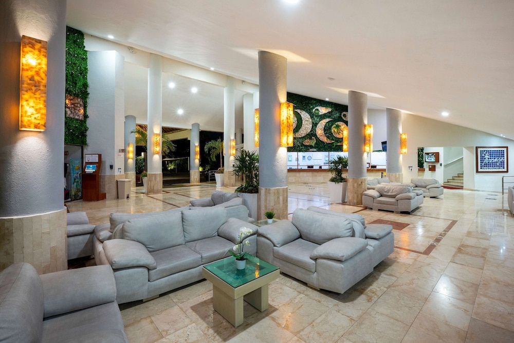 Viva Maya by Wyndham, A Trademark Resort — Hotel building in Playa del Carmen, Quintana Roo