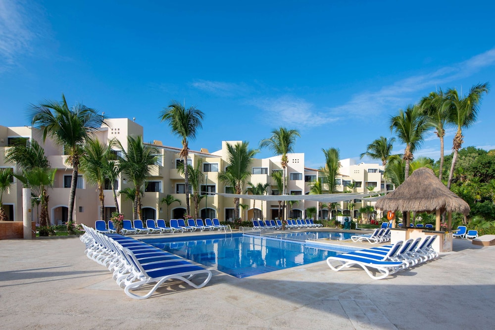 Viva Maya by Wyndham, A Trademark Resort — Swimming pool in Playa del Carmen, Quintana Roo