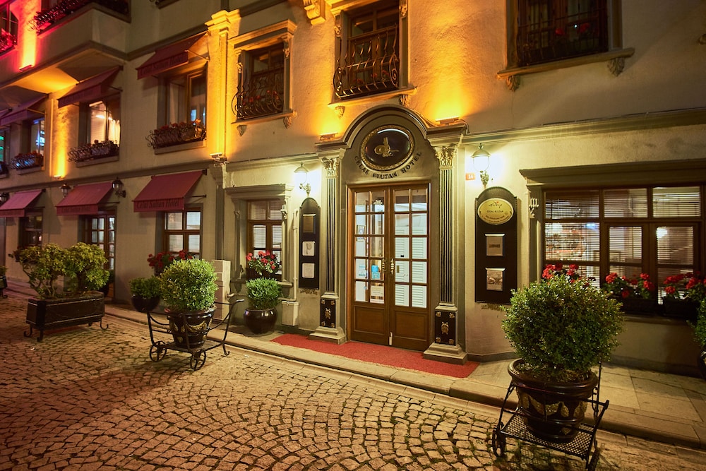 Celal Sultan Hotel - Special Class — Hotel building in Istanbul, Istanbul