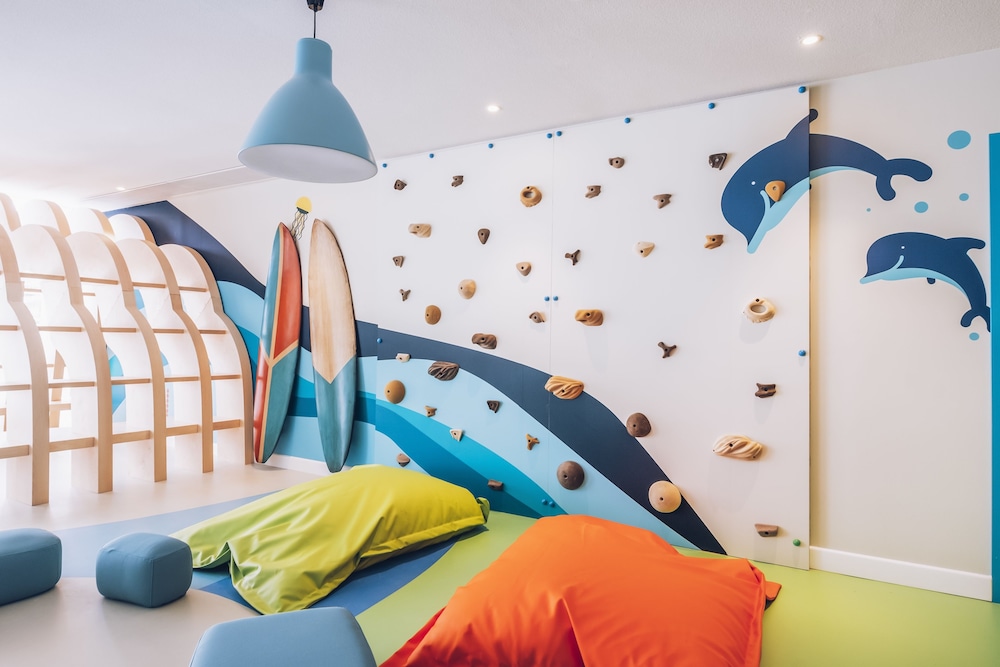 Iberostar Waves Alcudia Park — Attractions for children in Playa de Muro, Balearic Islands