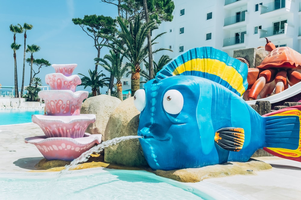 Iberostar Waves Alcudia Park — Attractions for children in Playa de Muro, Balearic Islands