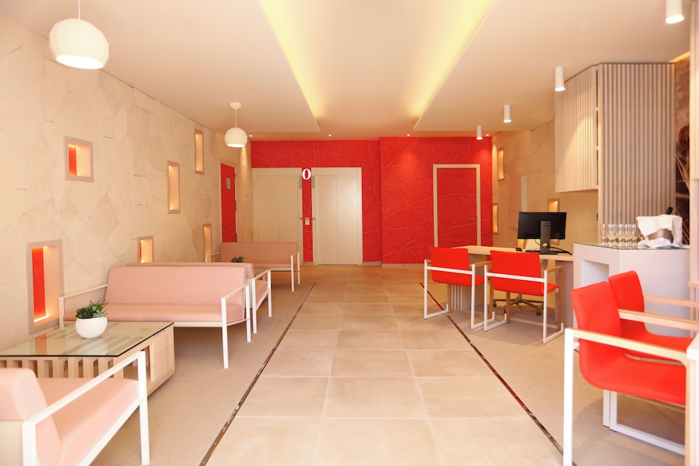 Iberostar Waves Alcudia Park — Hotel building in Playa de Muro, Balearic Islands