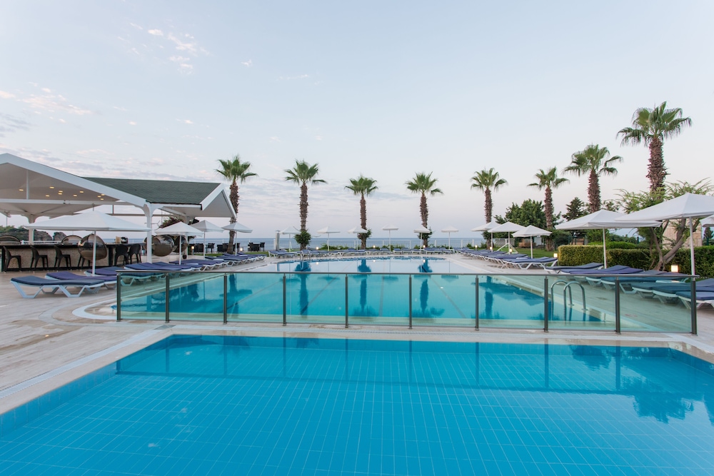 Falcon Hotel — Pool in Antalya