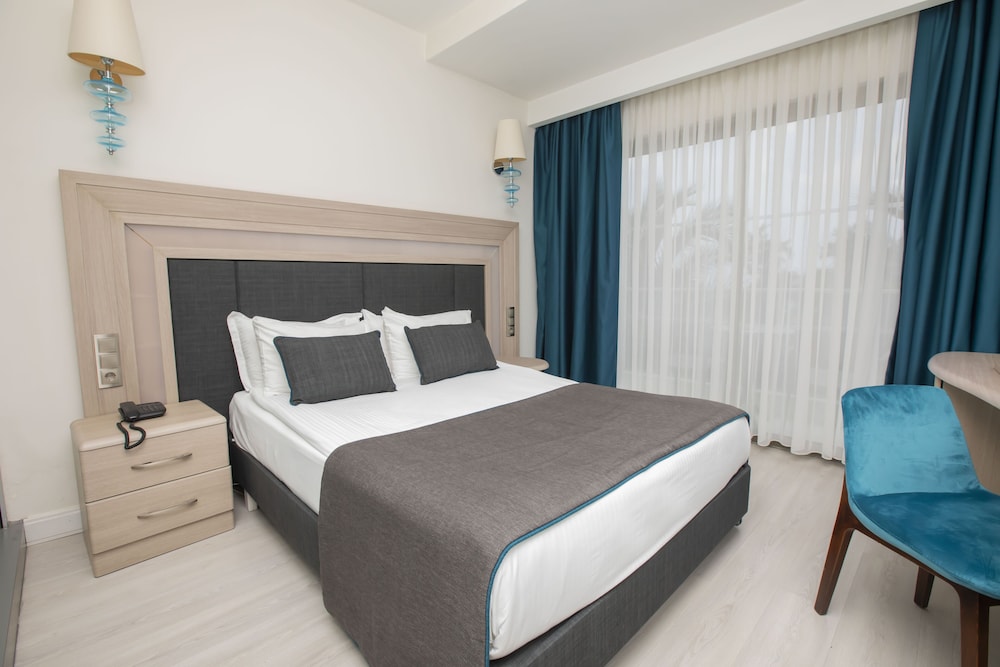 Falcon Hotel — Rooms in Antalya