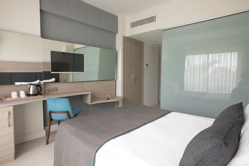 Falcon Hotel — Rooms in Antalya