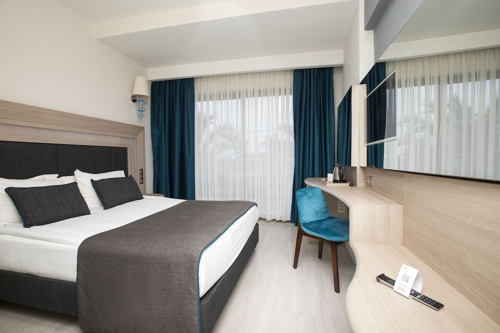 Falcon Hotel — Rooms in Antalya
