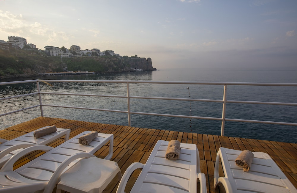 Falcon Hotel — Outdoor in Antalya