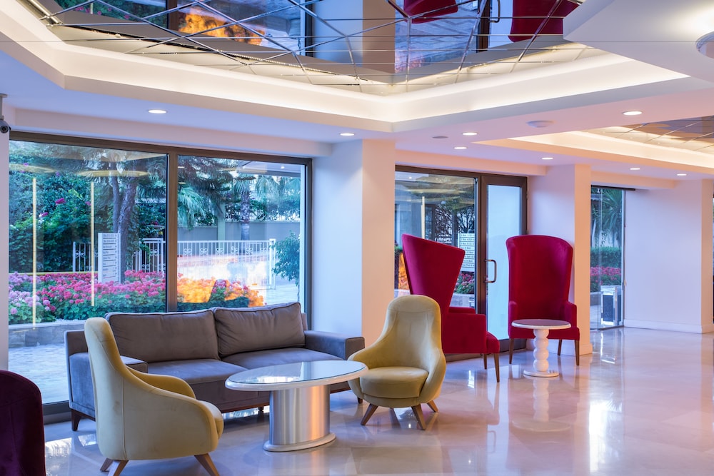 Falcon Hotel — Shared spaces in Antalya