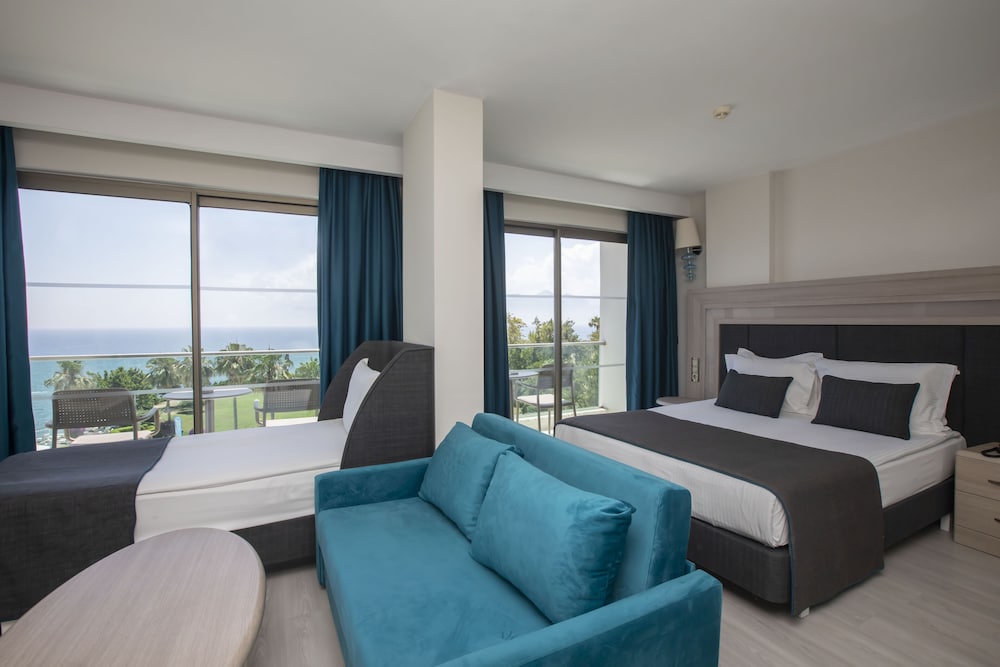 Falcon Hotel — Rooms in Antalya
