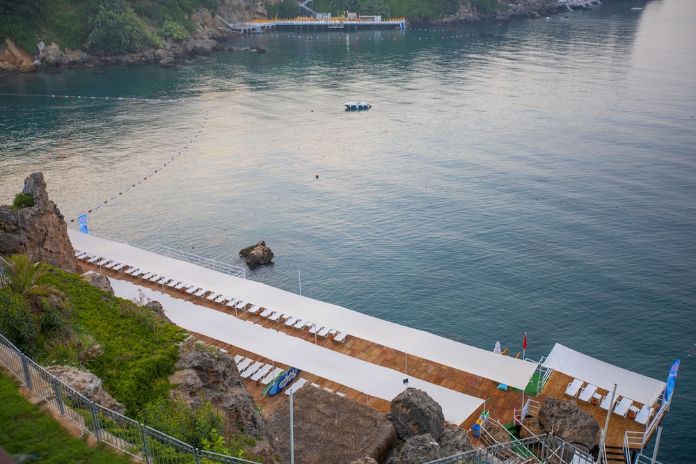 Falcon Hotel — Outdoor in Antalya