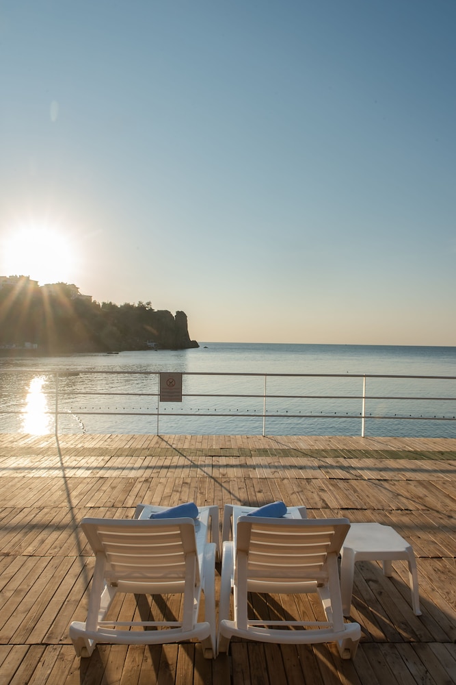 Falcon Hotel — Outdoor in Antalya