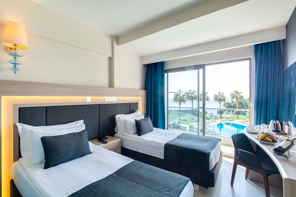 Falcon Hotel — Rooms in Antalya