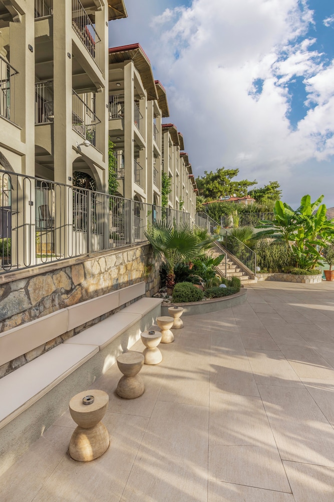 Club Aquarium — Hotel building in İçmeler, Mugla