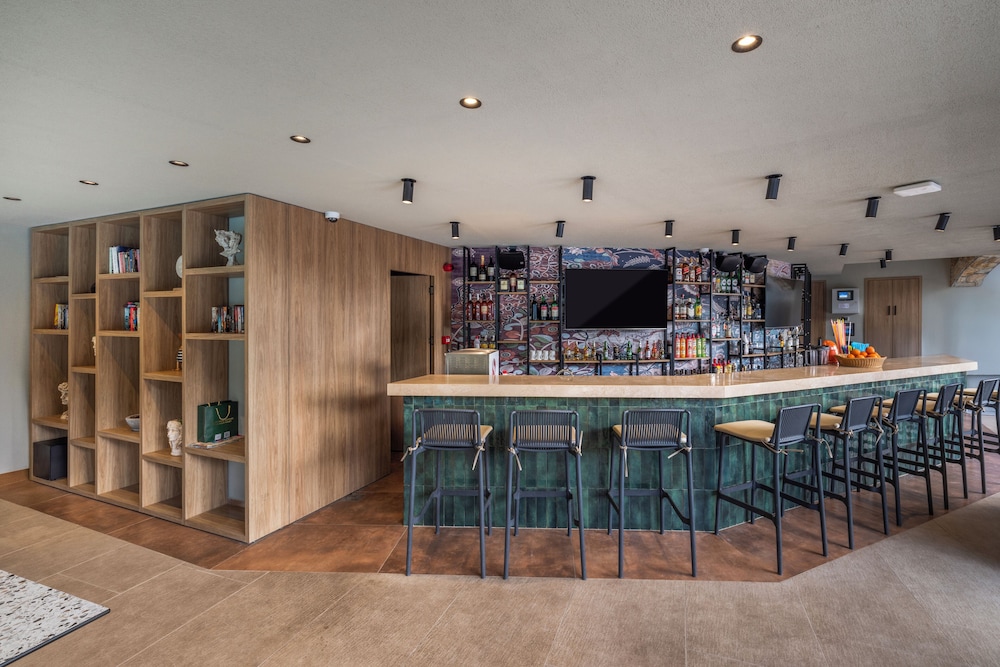 Club Aquarium — Restaurant & bars in İçmeler, Mugla