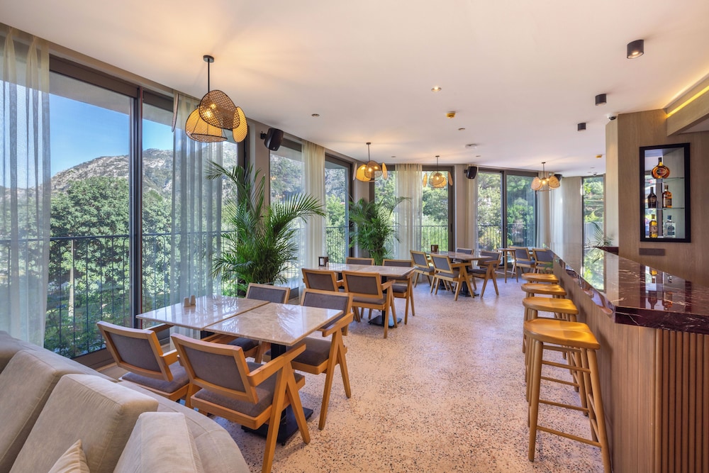 Club Aquarium — Restaurant & bars in İçmeler, Mugla