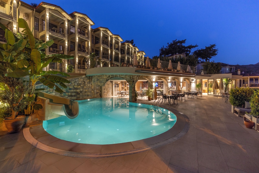 Club Aquarium — Swimming pool in İçmeler, Mugla