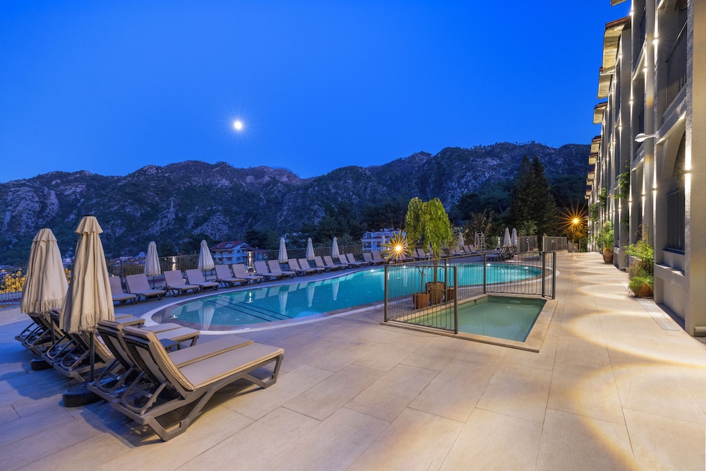 Club Aquarium — Swimming pool in İçmeler, Mugla