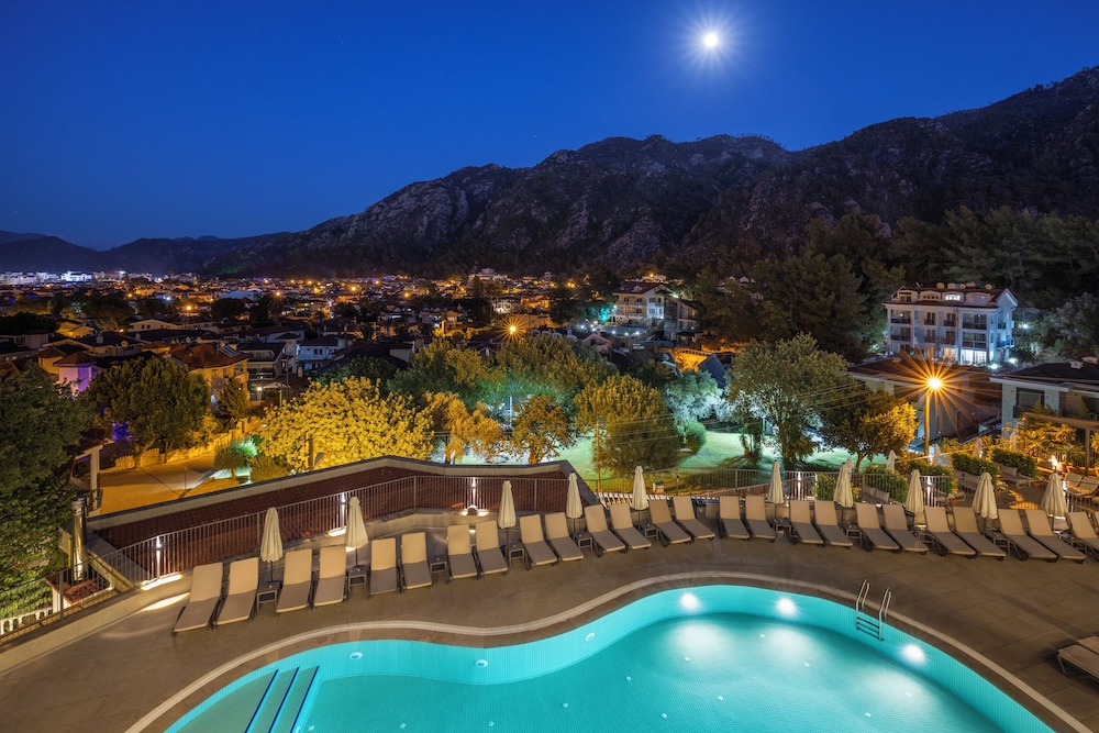 Club Aquarium — Swimming pool in İçmeler, Mugla