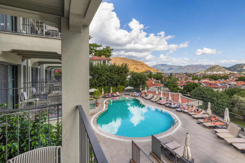 Club Aquarium — Swimming pool in İçmeler, Mugla