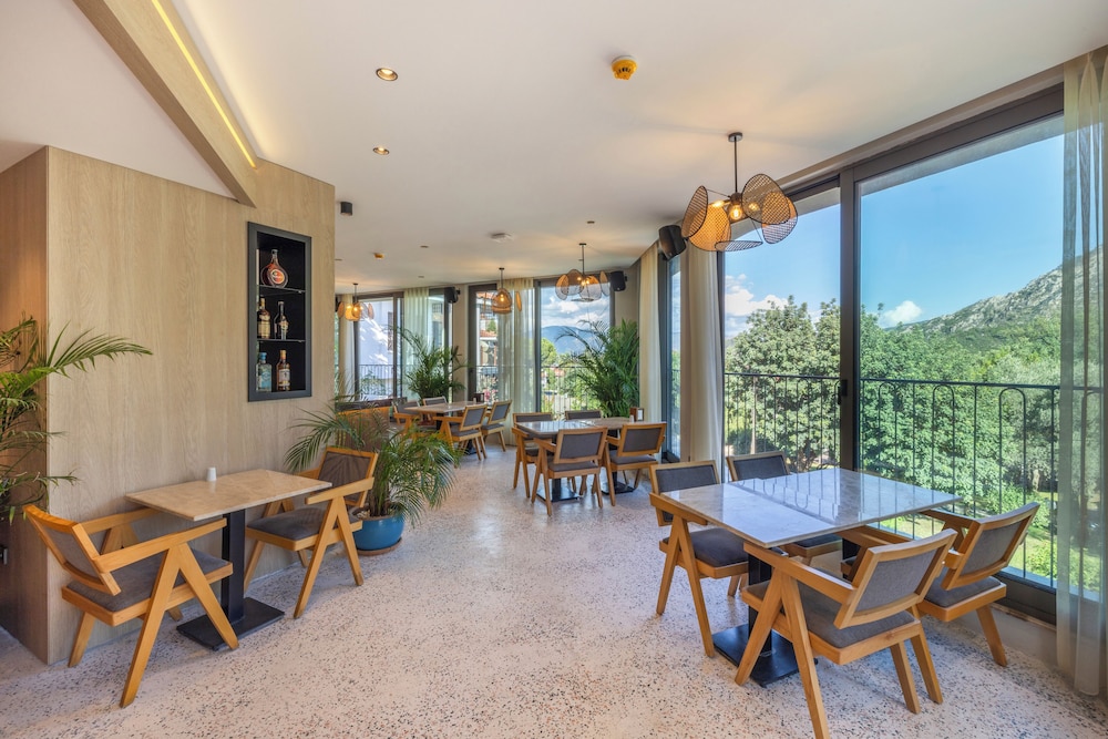 Club Aquarium — Restaurant & bars in İçmeler, Mugla
