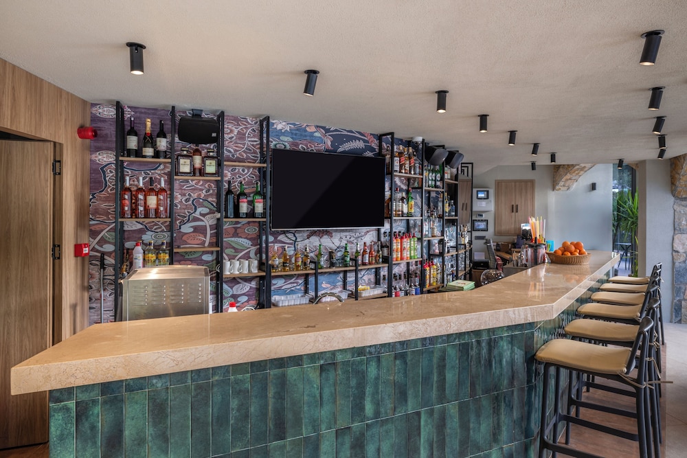 Club Aquarium — Restaurant & bars in İçmeler, Mugla