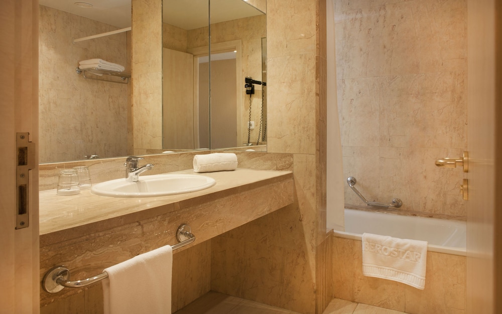 Iberostar Waves Ciudad Blanca — Hotel rooms in Alcudia, Balearic Islands