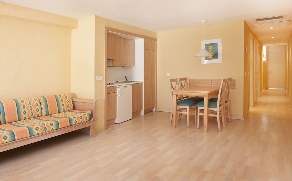 Iberostar Waves Ciudad Blanca — Hotel rooms in Alcudia, Balearic Islands