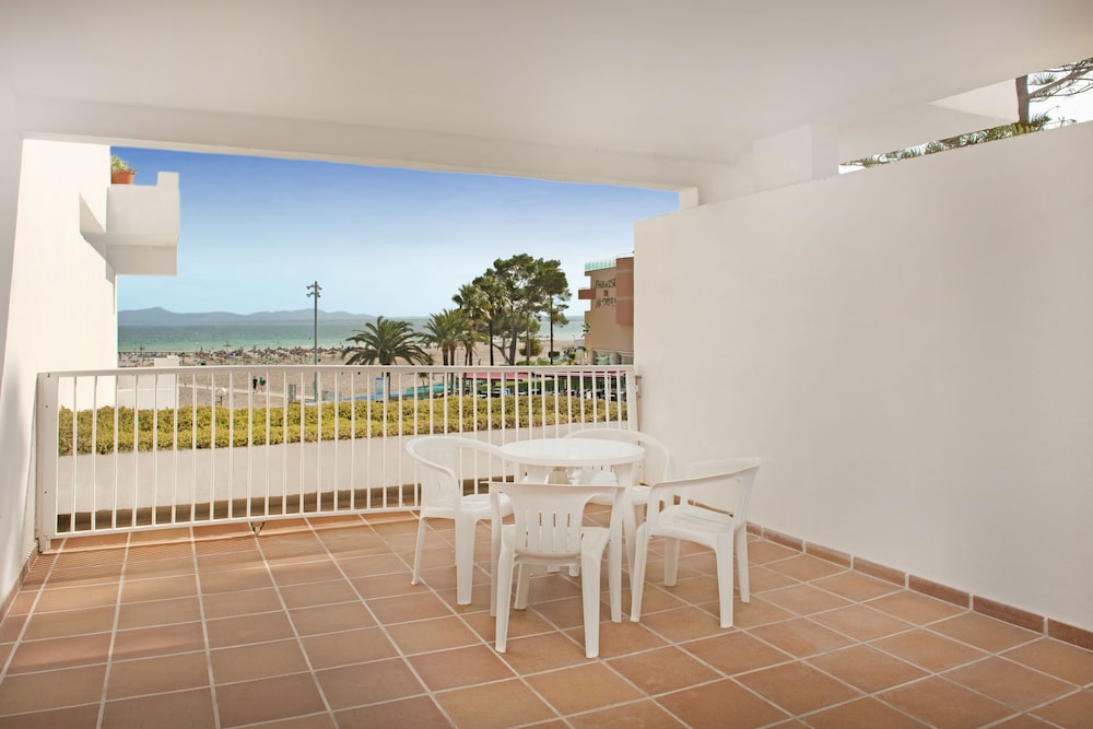 Iberostar Waves Ciudad Blanca — Beach in Alcudia, Balearic Islands