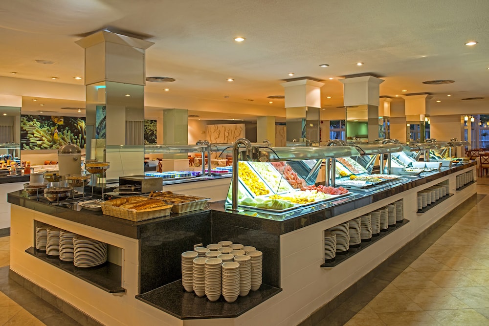 Iberostar Waves Ciudad Blanca — Restaurant & bars in Alcudia, Balearic Islands