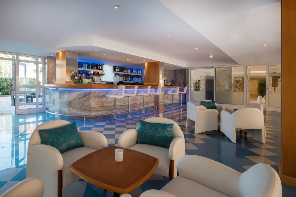 Iberostar Waves Ciudad Blanca — Restaurant & bars in Alcudia, Balearic Islands