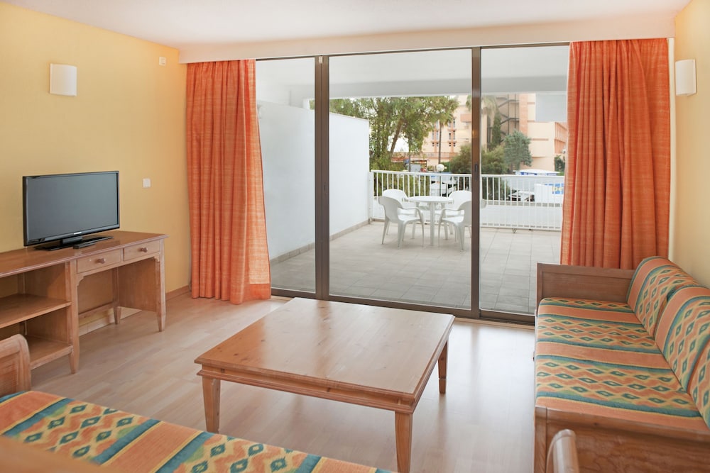 Iberostar Waves Ciudad Blanca — Hotel rooms in Alcudia, Balearic Islands