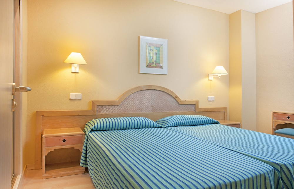 Iberostar Waves Ciudad Blanca — Hotel rooms in Alcudia, Balearic Islands