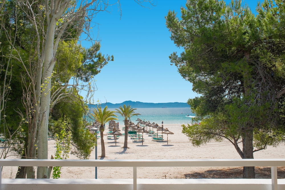 Iberostar Waves Ciudad Blanca — Beach in Alcudia, Balearic Islands