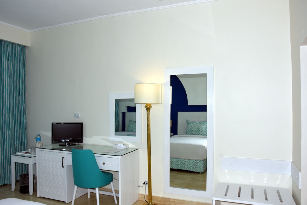 Sharm Club Beach Resort — Hotel rooms in Sharm El Sheikh, Red Sea