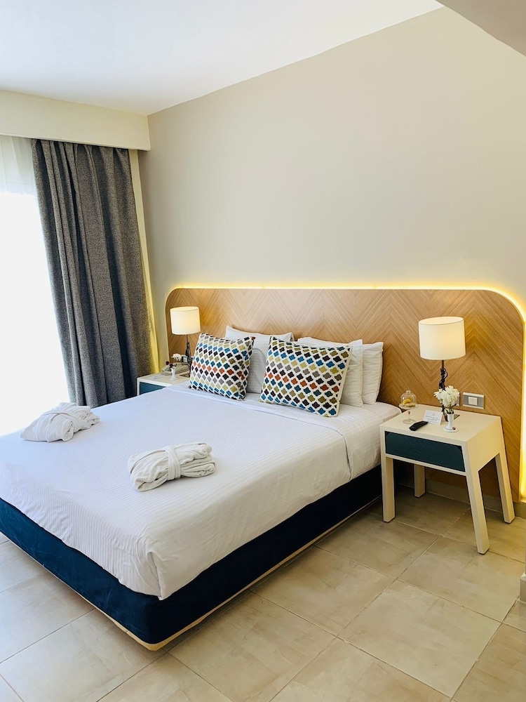 Sharm Club Beach Resort — Hotel rooms in Sharm El Sheikh, Red Sea