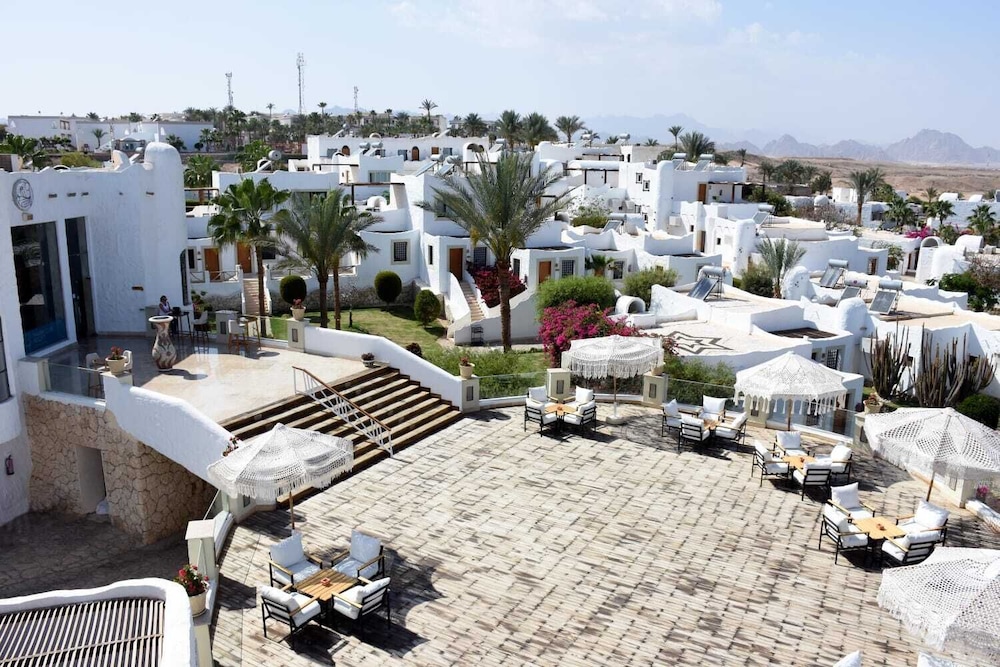 Sharm Club Beach Resort — Hotel building in Sharm El Sheikh, Red Sea