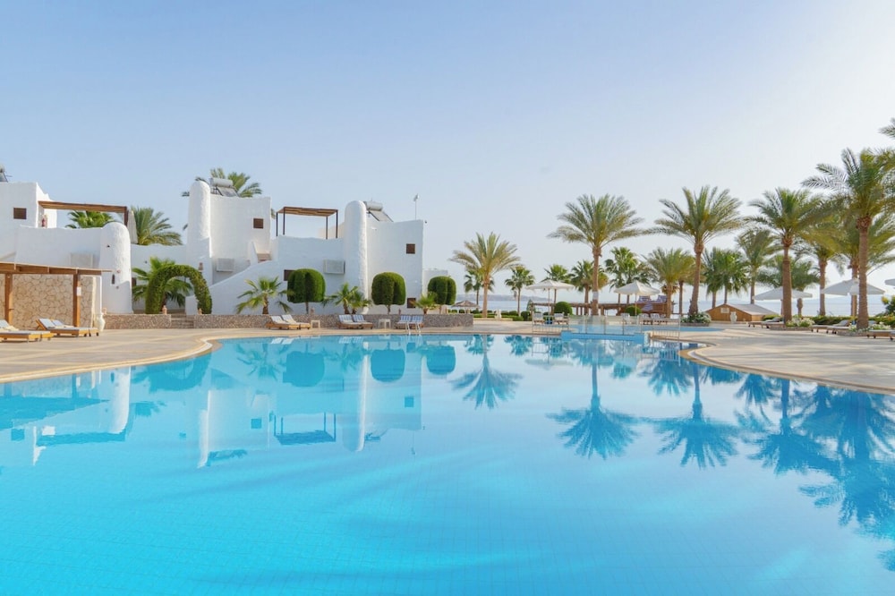 Sharm Club Beach Resort — Swimming pool in Sharm El Sheikh, Red Sea