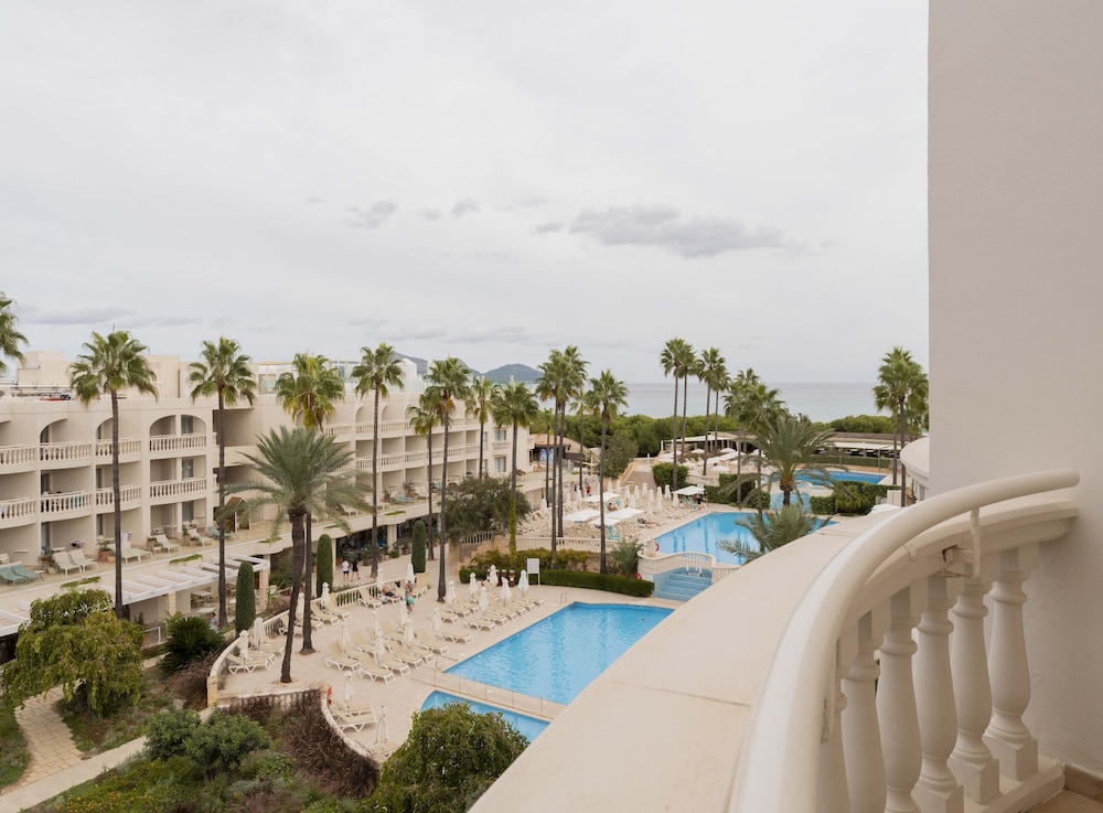 Iberostar Selection Albufera Playa - All Inclusive — Swimming pool in Playa de Muro, Balearic Islands