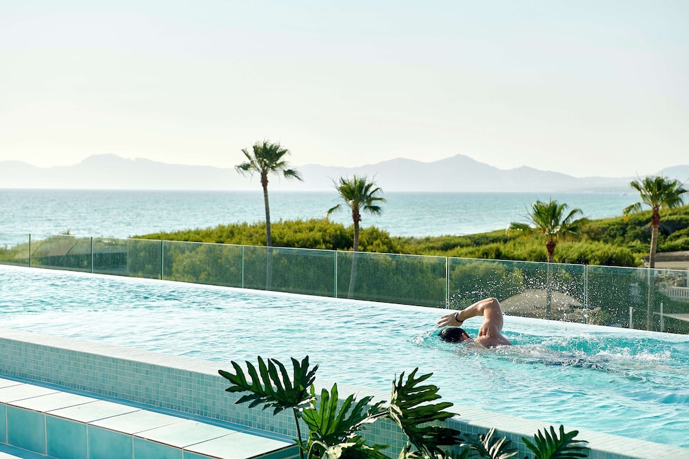 Iberostar Selection Albufera Playa - All Inclusive — Swimming pool in Playa de Muro, Balearic Islands